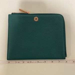 Dagne Dover Pouch Sleeve